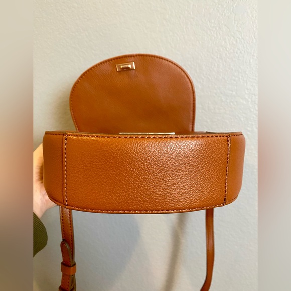 Draper James - Mia Saddle Bag Crossbody - Picture 5 of 7